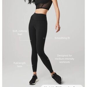 NWOT Alo M High Waisted Airbrush Legging